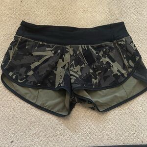 Lulu Lemon Speed Up Shorts 2.5 camo colored
